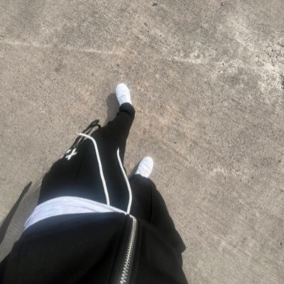 MiniMurray19's profile picture. Zy🖤                                                             insta: chillinwit_zy                                                TikTok: Trxpin_zy