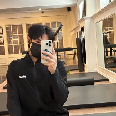 plernyys's profile picture. 