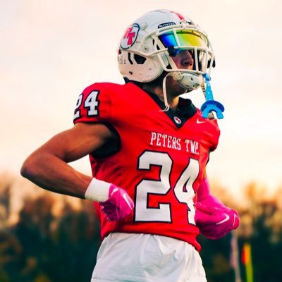 @TartanFB 29' | 6’0 175 Ibs | 1st Team All-Conference WR/DB🏈 | 40y dash - 4.42s | CG🏀 |📱412-540-9684 | ✉️nickolas.g.mccullough@gmail.com l 12 D1 Offers