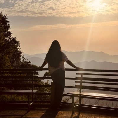 Saari Duniya Par Hukumat, Bass Itna Sa khwab hai… 🌺🌸❤️🤍🧡