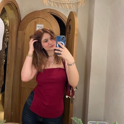 ecemhlx's profile picture. 