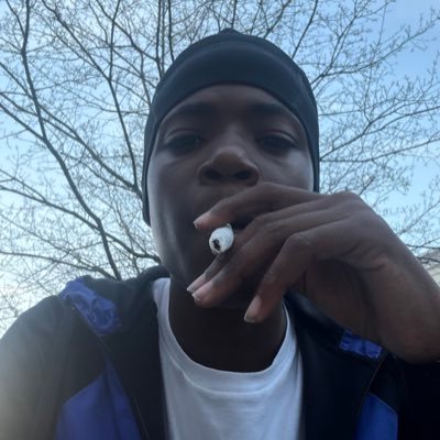 bitchdisbarii's profile picture. 