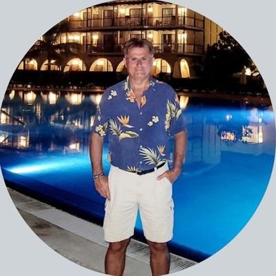 Business Owner, Sport Enthusiast, Coach, Mentor, Volunteer, Humanitarian & Proud Dad of Pro #Esports Sons @Nessper_IRL @BigBadNadian Duo @StaceyL00866340🏒🏀⚾️