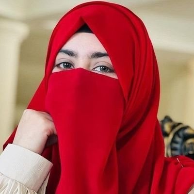 اللّٰهُمَّ احْفَظْنِي وَاسْتُرْنِي، وَاجْعَلْنِي مِنَ الْعَفِيفَاتِ الطَّاهِرَاتِ، وَاحْفَظْ عِرْضِي وَكَرَامَتِي، وَاصْرِفْ عَنِّي كُلَّ شَرٍّ وَسُوءٍ.
