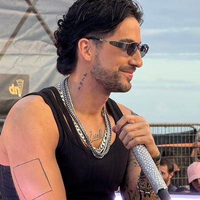 mi salud mental depende de la estabilidad de charleimy (spoiler no existe!!) 💋