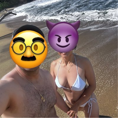 Pareja que disfruta de sus cuerpos, ver y ser vistos, cuenta manejada por los dos. 😈😈