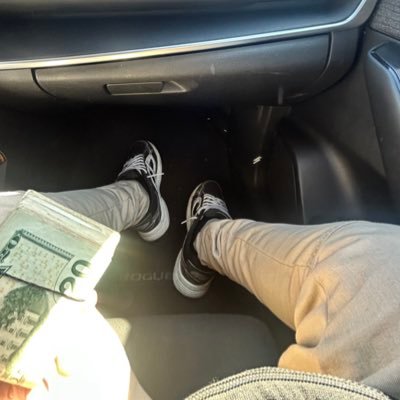 varieupnxt's profile picture. “Get rich or die trying”💯  #LLK🕊️#LLG