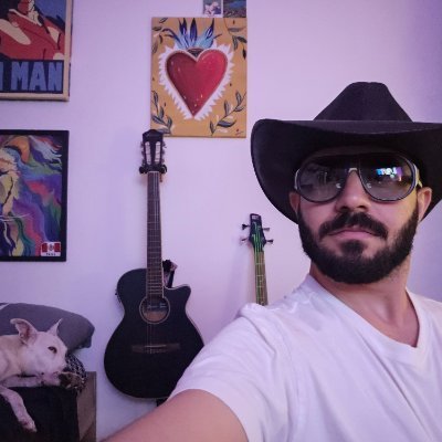 gerriveroll's profile picture. En este hogar se le va a la F1 y Chivas. No se rompe el kayfabe. La magia existe ✨