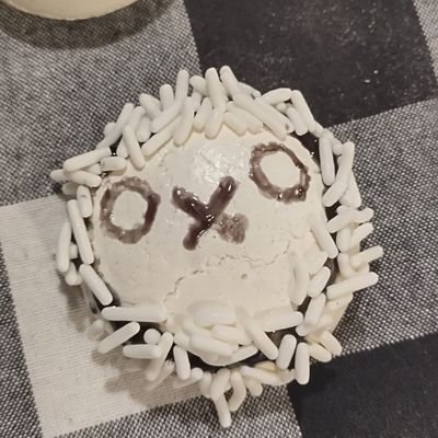 Leo_Bakes's profile picture. ya boy bakes, and sometimes I stream it 💜