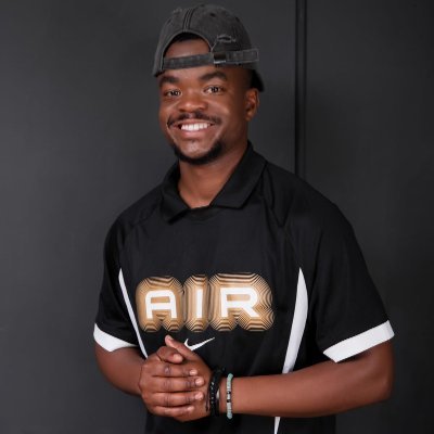 officailqueenv's profile picture. I love competitions||UlutshaLendalo Agricultural ||@kaizerchiefs||@asernal