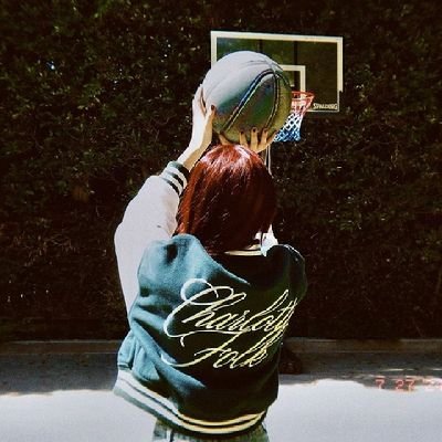 smileymikha's profile picture. -