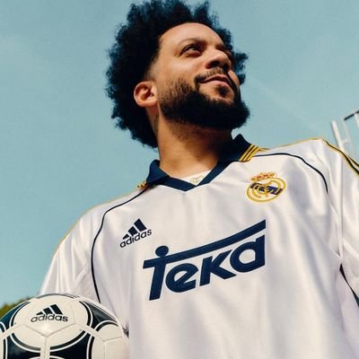 Abu'nuracham
@realmadrid #حسين
#AncelottiOut !!
Je tweete comme j'ai 18 ans, alors cherche pas du sérieux dans mes x.