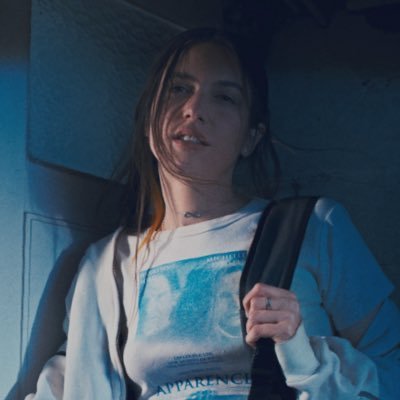throwmetheroses's profile picture. 