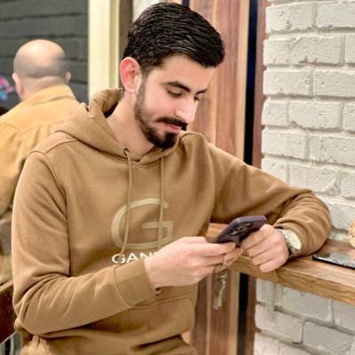 ولــــي أمـــــلٌ بربِّـــــــي لا يخيـــــــبُ 🤍
Different✨