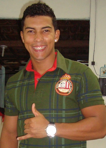 - 20 anos , Curtição na medida certa , amOo o forro , torcedor fanatico pelo vasco da gama e @abcfc ,
e apaixonado por : @nannefreitas .