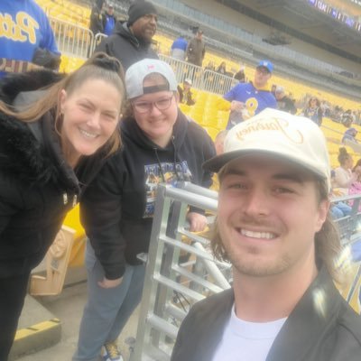Don’t fuck with me. Pens and Bucs. Also, @kennypickett10 simp forever. Go Raiders. #RaiderNation 🩶🖤