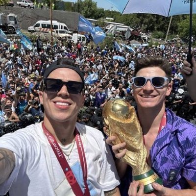 Argentina 🤙🏻
Army 💜
Juli & Enzo's girl
También amo al Cuti(e)
Aguante la selección 💙🤍💙