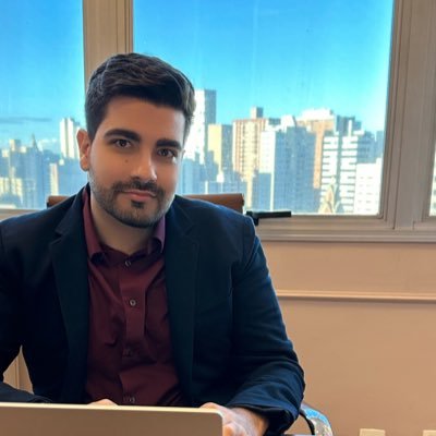 psicólogo, casado, que gosta de reclamar, assistir novela e vôlei