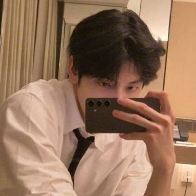 𝐇𝐀𝐃𝐄𝐒: 𝘠𝘰𝘶𝘳 𝘦𝘺𝘦𝘴 𝘢𝘳𝘦 𝘵𝘩𝘦 𝘮𝘰𝘴𝘵 𝘣𝘦𝘢𝘶𝘵𝘪𝘧𝘶𝘭 𝘥𝘢𝘳𝘬𝘯𝘦𝘴𝘴 𝘵𝘩𝘢𝘵 𝘐 𝘩𝘢𝘷𝘦 𝘦𝘷𝘦𝘳 𝘴𝘦𝘦𝘯.♡