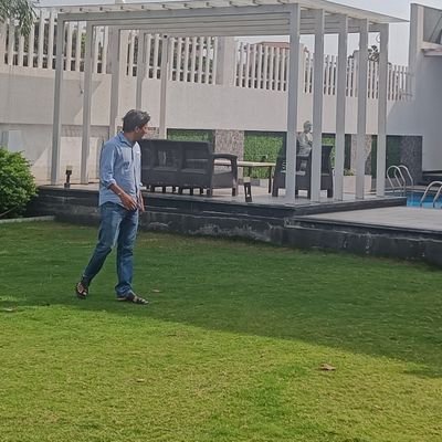 Mahesh_976's profile picture. BANKER | IIFT |
Journey is often more beautiful than the destination......😎😎