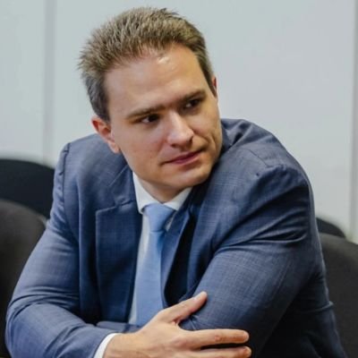 Servidor Público Federal (EPPGG) // Mestre em Políticas Públicas e Desenvolvimento // Especialista em Planejamento e Estratégias de Desenvolvimento