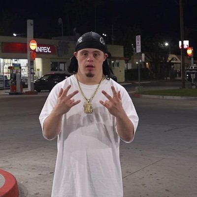 succamadic's profile picture. who