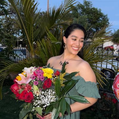 Reader, writer, music lover, and passionate about journalism. :) Former reporter and news intern for @theciview. Creator of @thesantanashow_