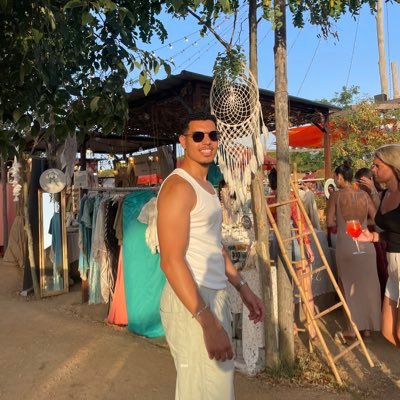 Adnan_AmBou's profile picture. 