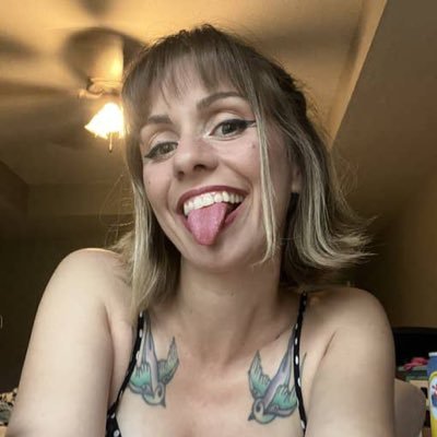 average mom48 yrs Native Americans outdoor woman and hunters