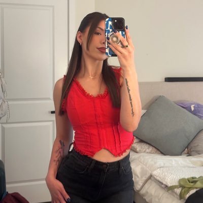 savannahalger's profile picture. somewhere between grace and chaos