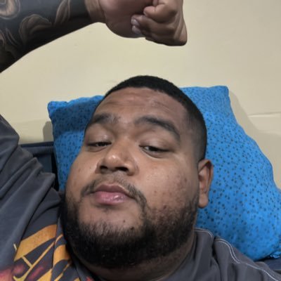 yellowbentleyyy's profile picture. Social media aint real.