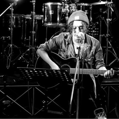 RAVEN(@RAVEN16250742)でギタボ始めました🤟弾き語りもたまにします!音楽好きな方バンバン絡んで欲しいです! インスタ→https://t.co/dqIWEqgqYy