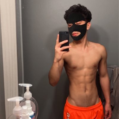 itswyan_'s profile picture. im back 😈