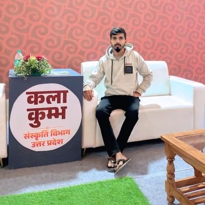 Yadav9838Manish's profile picture. student