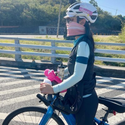 qixingwm's profile picture. 🚴‍♀️ 自転車で風を感じるのが大好き。
🌬️ 風が顔を吹き抜ける瞬間がたまらない！
🌄 道を走るたび、心が解放される感じ。
🌿 自然の中で自由に旅を楽しんでいます。