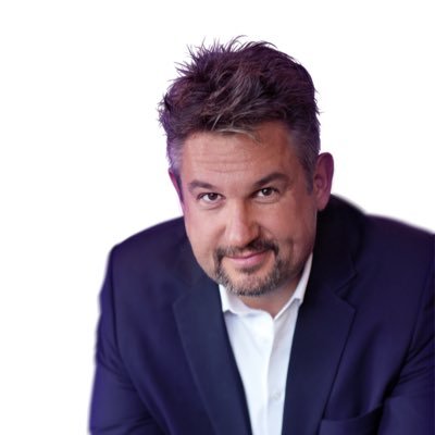Marketingstratéga, író, árazás szakértő. Cégekből rekord idő alatt csinálok piacvezetőt.