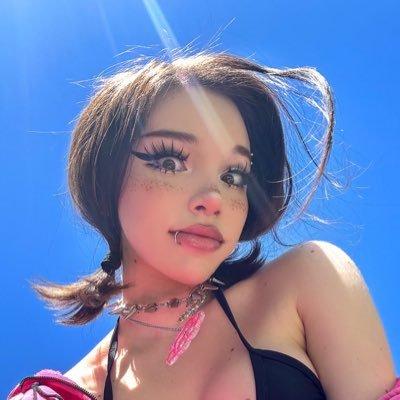 Porn brained tgirl 💕😵💫 Scrolling is better than sex!