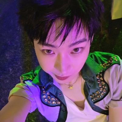 Enhypenstan555's profile picture. SN stan 4bettterlife ENGENE
