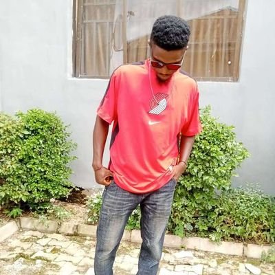 EsosaOriakhi's profile picture. simple going guy.