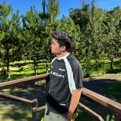 andehhtt's profile picture. 