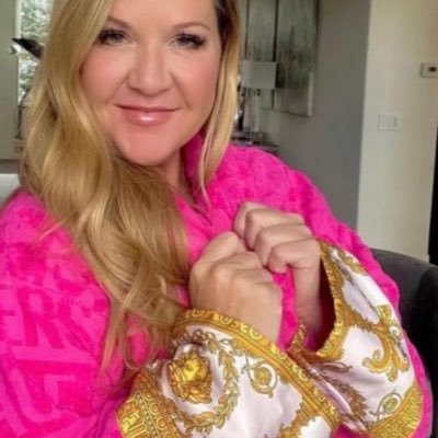 Global Connector, Investor📈, Business Strategist, Mentor, CEO Life Intended & Super Mom👧🏼👧🏼👦🏼. Master Monetizer for Elites. Real Estate Specialist.