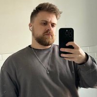 Tom (@tombag_) 's Twitter Profile