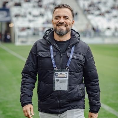 Parle Foot. Ex: @ici_gironde , @radiofrance, @YahooSportFR .
📧: y.ecenarro@gmail.com