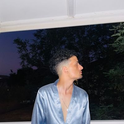 Handsomeberto2's profile picture. Just here for the vibes .Chilled guy