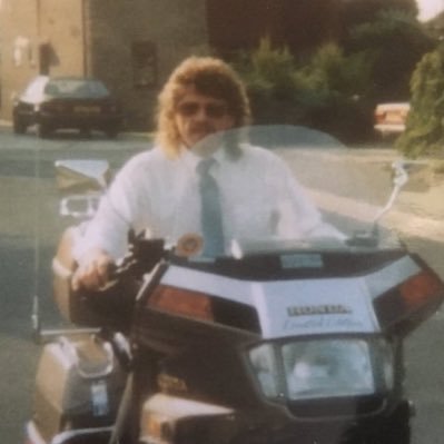 Petrolhead: I like Yanks, Porsche, BMW, 70’s Fords. Biker-Harley Davidson. NO MORE MONEYSHOT DMs- Please jog on or get blocked!