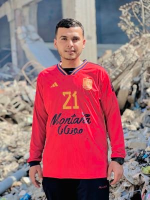 y/o Palestinian from Gaza. Student &26 photographer. Lost my home & 2 brothers in the war. I share our pain through my lens. We deserve life.
📷💔🏚️
Donation