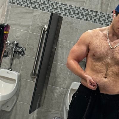 xyzdanf135's profile picture. 