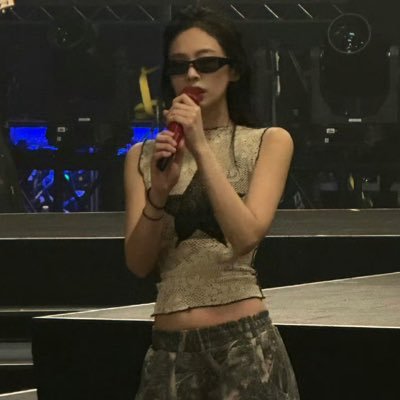 z25231112's profile picture. @jennierubyjane