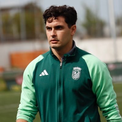 Entrenador Nivel 3/Juvenil A @cdbadajoz/Master en Fútbol y Metodología @RealMadridUE /Grado en ADE/ExJugador/Liderazgo de alto rendimiento @BarcaInnoHub