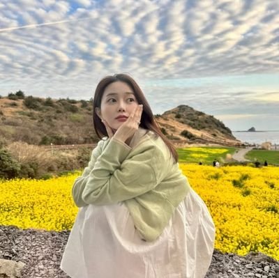 easymoneyku's profile picture. akun susp : @oxctoberiwin @cihpicknava @jihpicknava @jwinsusn @jwinpicknava @jwinava ^°°° ~•` dark mode • light mode '~~